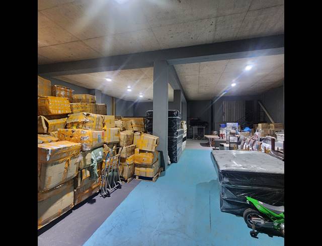 2,400M² WAREHOUSE FOR SALE IN NORTH BEACH
